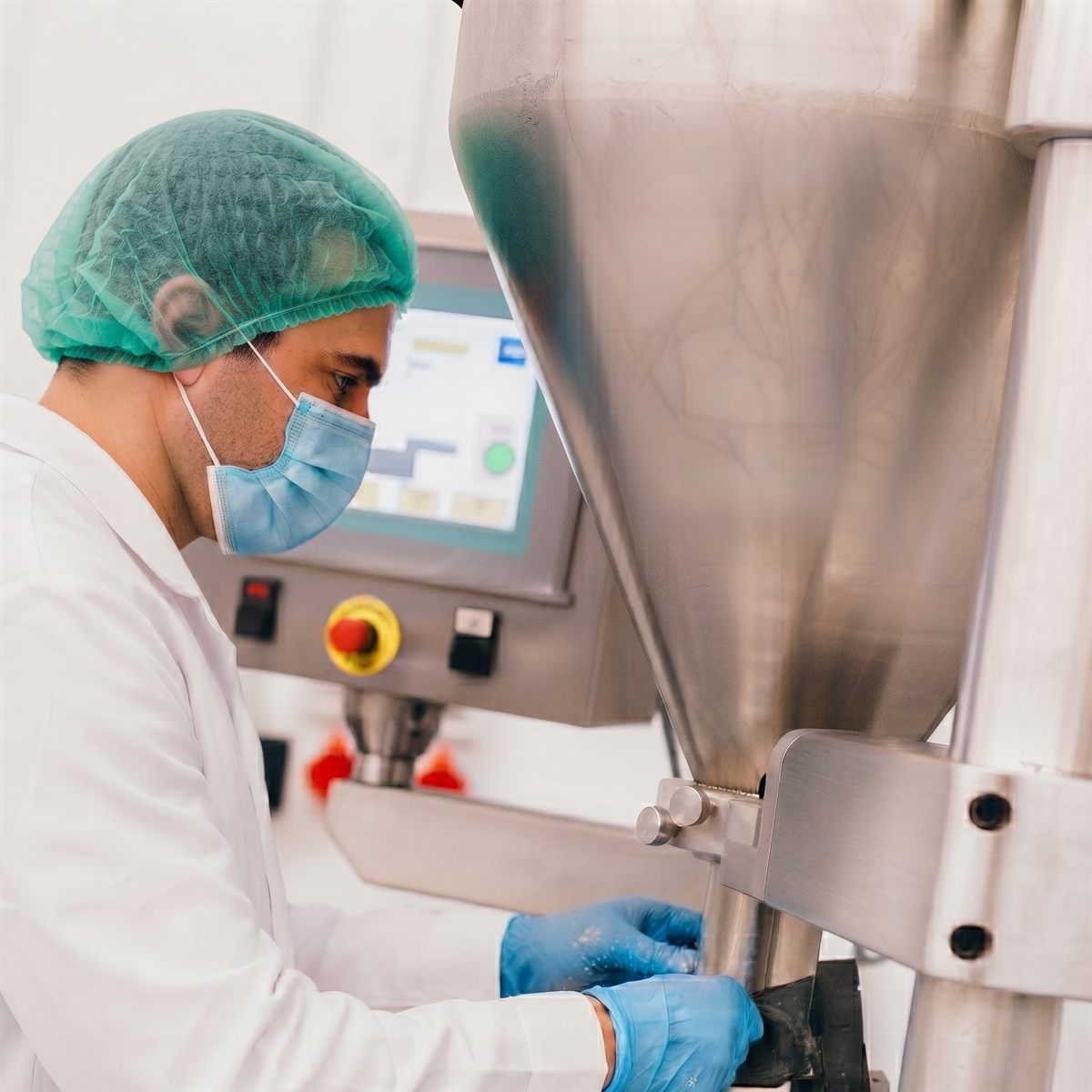 Filling a production run under cleanroom conditions